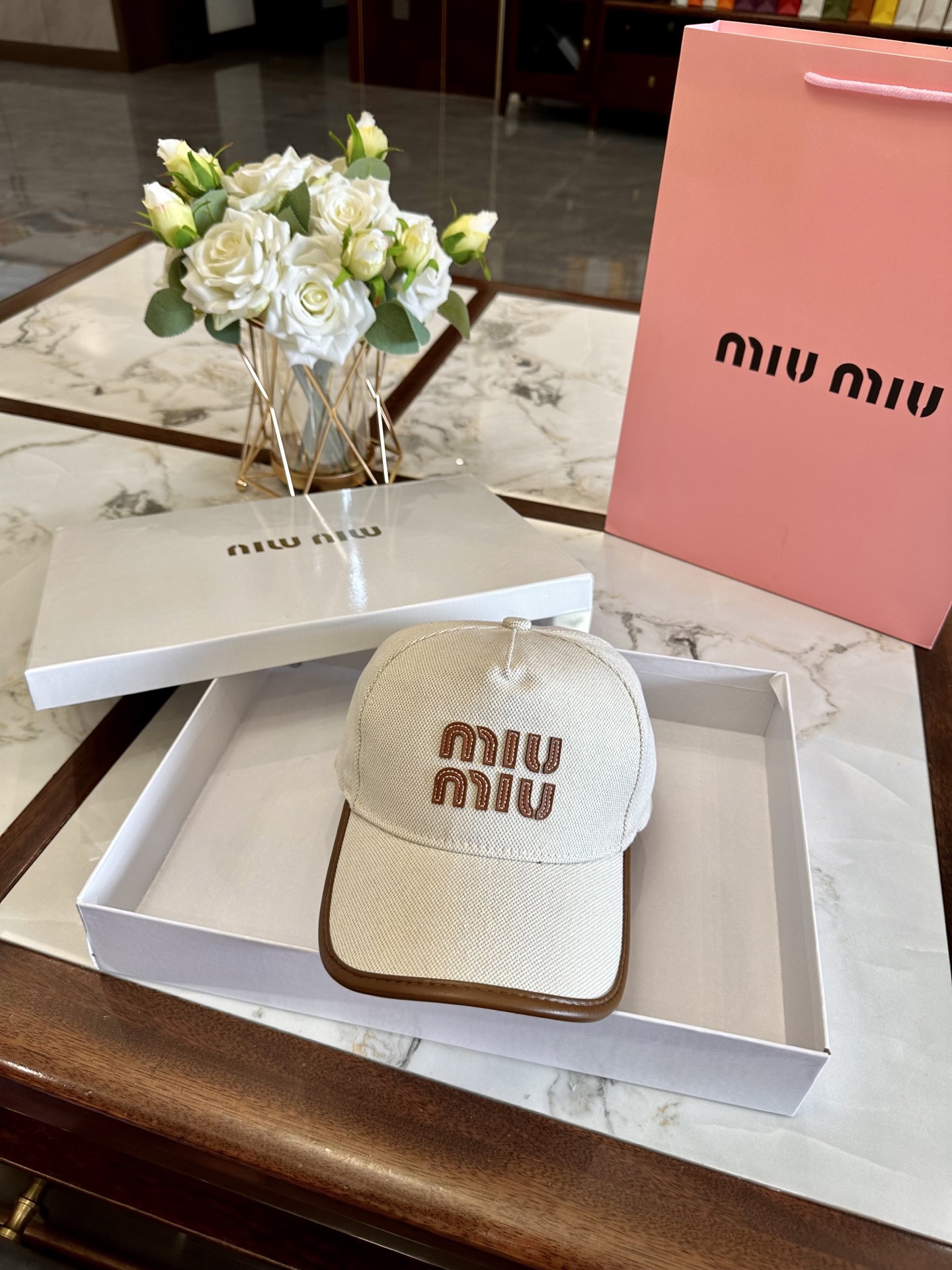 miu miu hat model 22